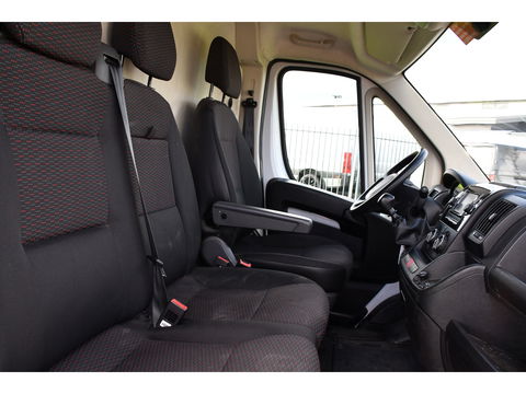 Peugeot Boxer 2.2 BlueHDi 120 L2H2 Premium Cruise, NAVI, Sensoren, Trekhaak, Multimedia, 120pk, Uniek!