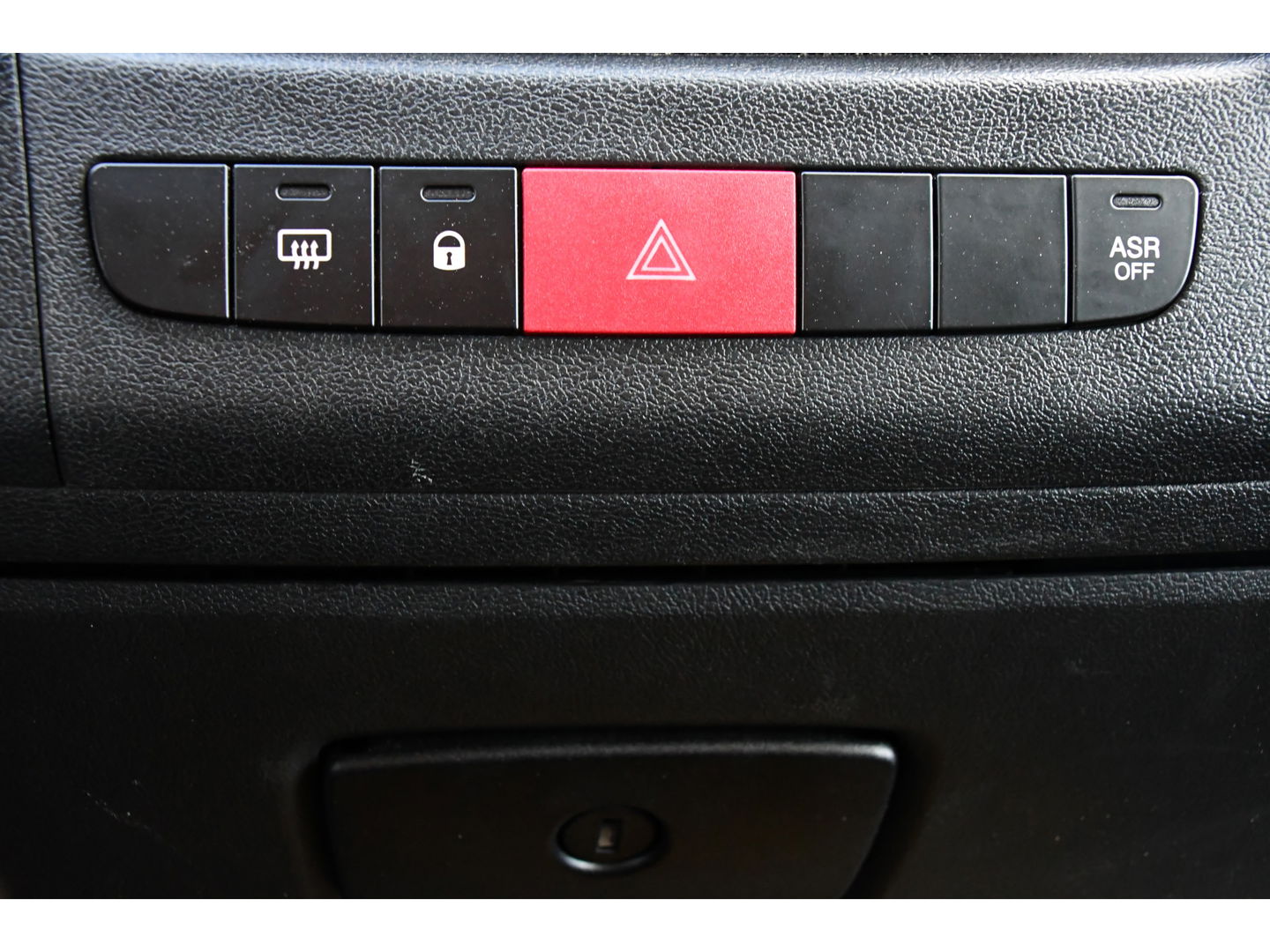 Peugeot Boxer 2.2 BlueHDi 120 L2H2 Premium Cruise, NAVI, Sensoren, Trekhaak, Multimedia, 120pk, Uniek!