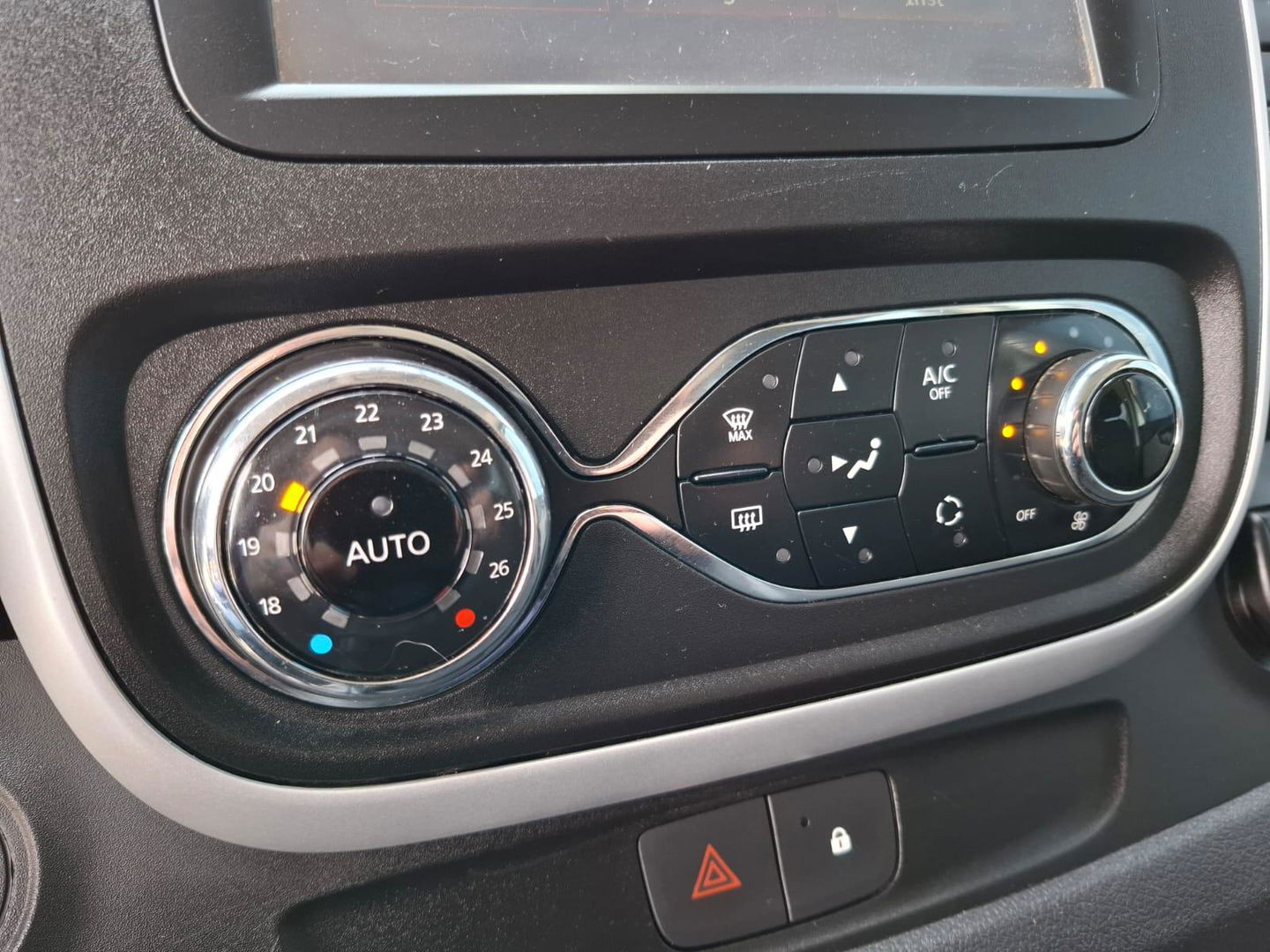 Renault Trafic 1.6 dCi T29 L2H1 DC Comfort DUBBEL CABINE / AIRCO / TREKHAAK / N.A.P / NAVI / MARGE