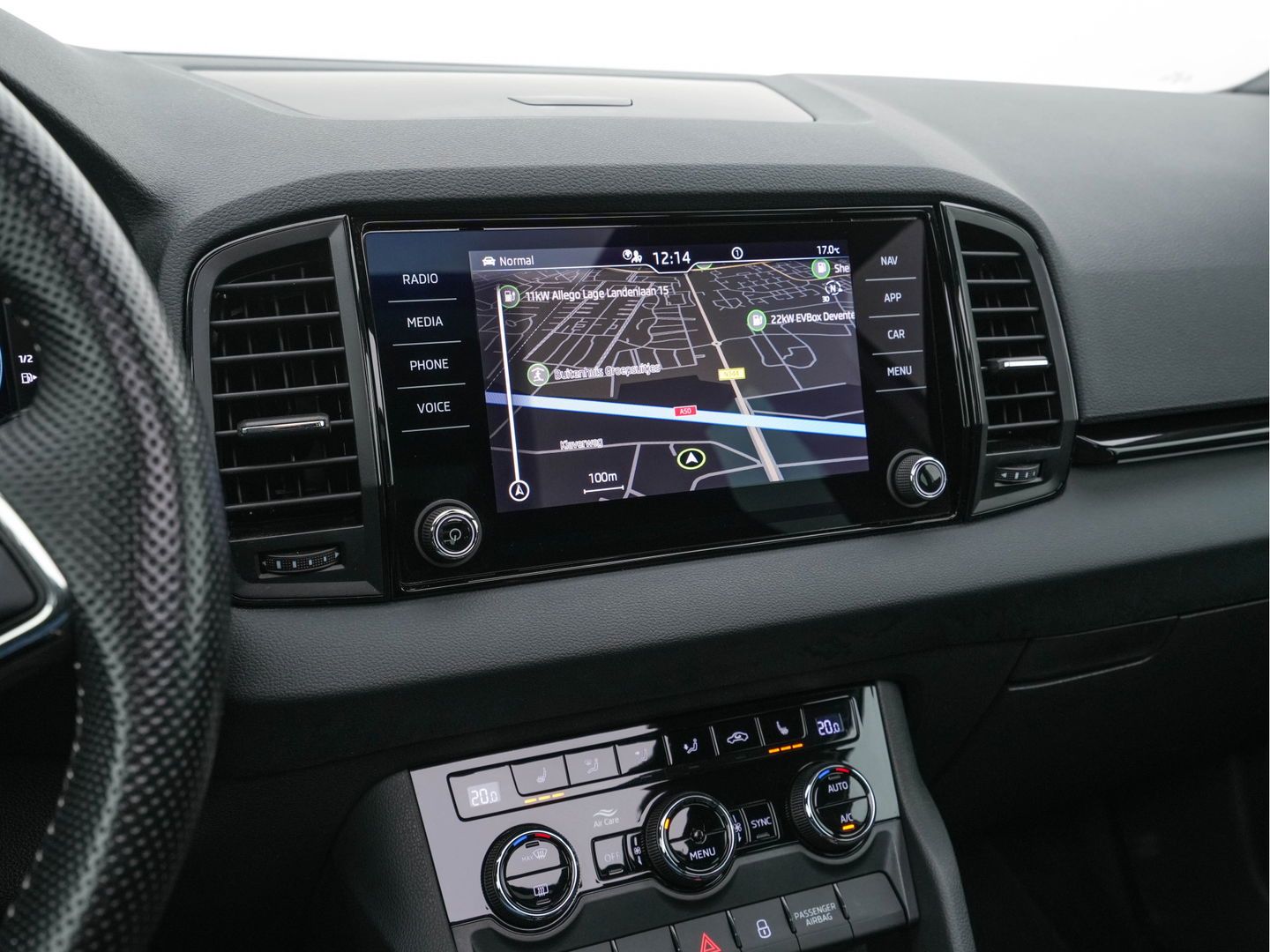 Škoda Karoq 1.5 TSI ACT Sportline (INCL-BTW) Aut. *PANO | DIGI-COCKPIT | ADAPTIVE-CRUISE | FULL-LED | BLIND-SPOT | HEATED-SPORTSEATS | CAMERA | AMBIENT-LIGHT | NAVI-FULLMAP | KEYLESS | DAB+ | SHIFT-PADDLES | PRIVACY-GLASS | .