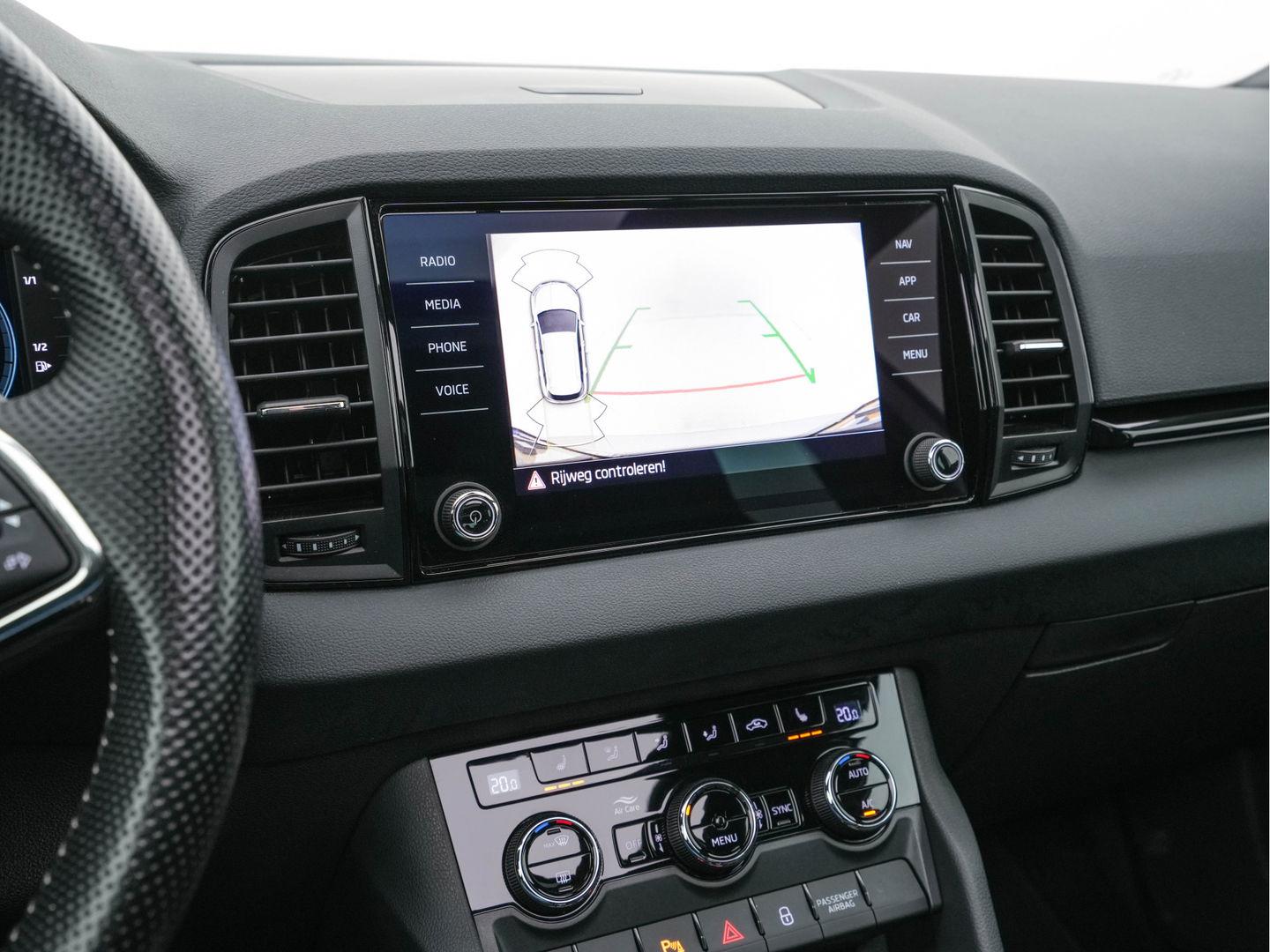 Škoda Karoq 1.5 TSI ACT Sportline (INCL-BTW) Aut. *PANO | DIGI-COCKPIT | ADAPTIVE-CRUISE | FULL-LED | BLIND-SPOT | HEATED-SPORTSEATS | CAMERA | AMBIENT-LIGHT | NAVI-FULLMAP | KEYLESS | DAB+ | SHIFT-PADDLES | PRIVACY-GLASS | .