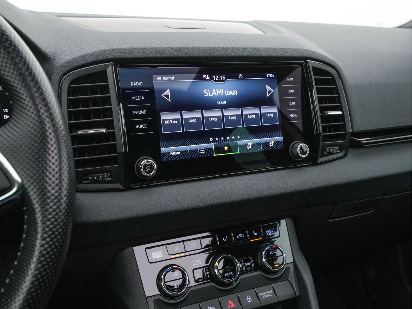 Škoda Karoq 1.5 TSI ACT Sportline (INCL-BTW) Aut. *PANO | DIGI-COCKPIT | ADAPTIVE-CRUISE | FULL-LED | BLIND-SPOT | HEATED-SPORTSEATS | CAMERA | AMBIENT-LIGHT | NAVI-FULLMAP | KEYLESS | DAB+ | SHIFT-PADDLES | PRIVACY-GLASS | .