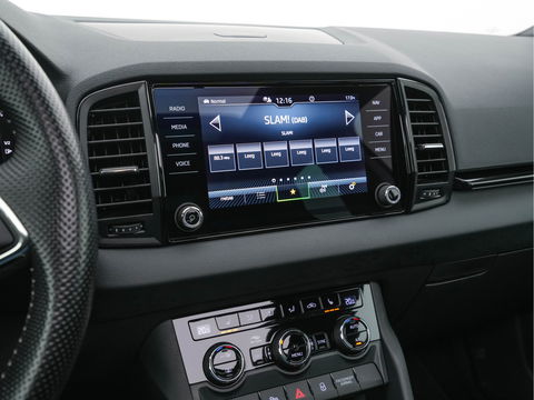 Škoda Karoq 1.5 TSI ACT Sportline (INCL-BTW) Aut. *PANO | DIGI-COCKPIT | ADAPTIVE-CRUISE | FULL-LED | BLIND-SPOT | HEATED-SPORTSEATS | CAMERA | AMBIENT-LIGHT | NAVI-FULLMAP | KEYLESS | DAB+ | SHIFT-PADDLES | PRIVACY-GLASS | .