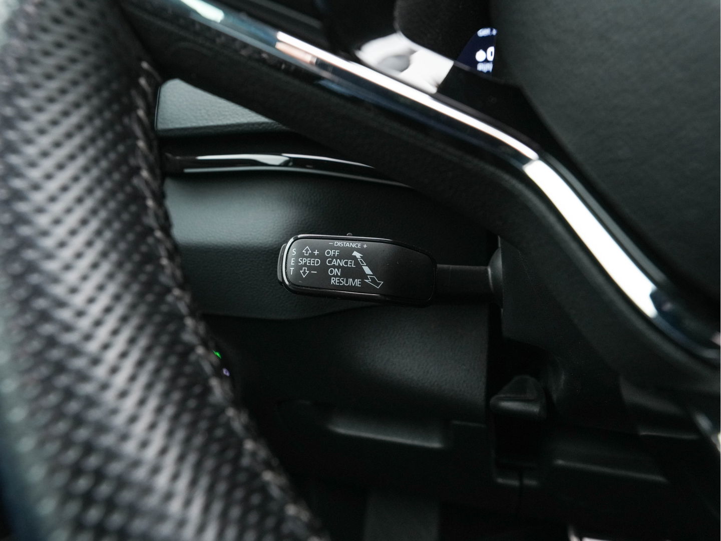 Škoda Karoq 1.5 TSI ACT Sportline (INCL-BTW) Aut. *PANO | DIGI-COCKPIT | ADAPTIVE-CRUISE | FULL-LED | BLIND-SPOT | HEATED-SPORTSEATS | CAMERA | AMBIENT-LIGHT | NAVI-FULLMAP | KEYLESS | DAB+ | SHIFT-PADDLES | PRIVACY-GLASS | .