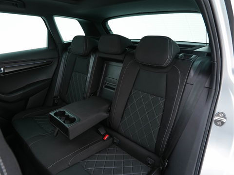 Škoda Karoq 1.5 TSI ACT Sportline (INCL-BTW) Aut. *PANO | DIGI-COCKPIT | ADAPTIVE-CRUISE | FULL-LED | BLIND-SPOT | HEATED-SPORTSEATS | CAMERA | AMBIENT-LIGHT | NAVI-FULLMAP | KEYLESS | DAB+ | SHIFT-PADDLES | PRIVACY-GLASS | .