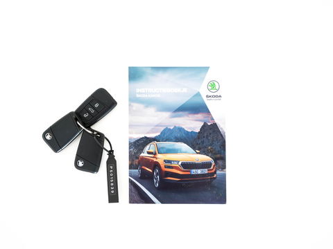 Škoda Karoq 1.5 TSI ACT Sportline (INCL-BTW) Aut. *PANO | DIGI-COCKPIT | ADAPTIVE-CRUISE | FULL-LED | BLIND-SPOT | HEATED-SPORTSEATS | CAMERA | AMBIENT-LIGHT | NAVI-FULLMAP | KEYLESS | DAB+ | SHIFT-PADDLES | PRIVACY-GLASS | .