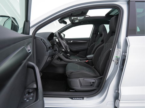 Škoda Karoq 1.5 TSI ACT Sportline (INCL-BTW) Aut. *PANO | DIGI-COCKPIT | ADAPTIVE-CRUISE | FULL-LED | BLIND-SPOT | HEATED-SPORTSEATS | CAMERA | AMBIENT-LIGHT | NAVI-FULLMAP | KEYLESS | DAB+ | SHIFT-PADDLES | PRIVACY-GLASS | .