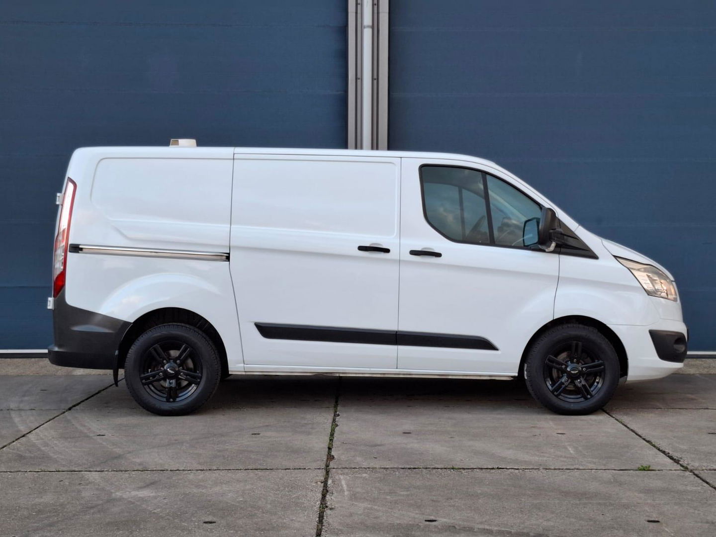 Ford Transit Custom 270 2.0 TDCI L1H1 Trend DUBBELE SCHUIFDEUR / AIRCO / CRUISE CONTROLE / EURO 6