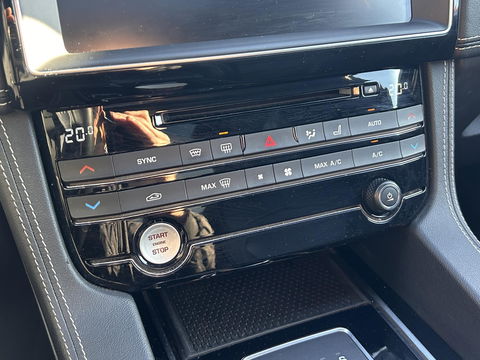 Jaguar F-PACE R-Sport | GRIJS KENTEKEN | Vol opties! | PANO | LED | Elektr. Verstelbare stoelen | Stuurverwarming