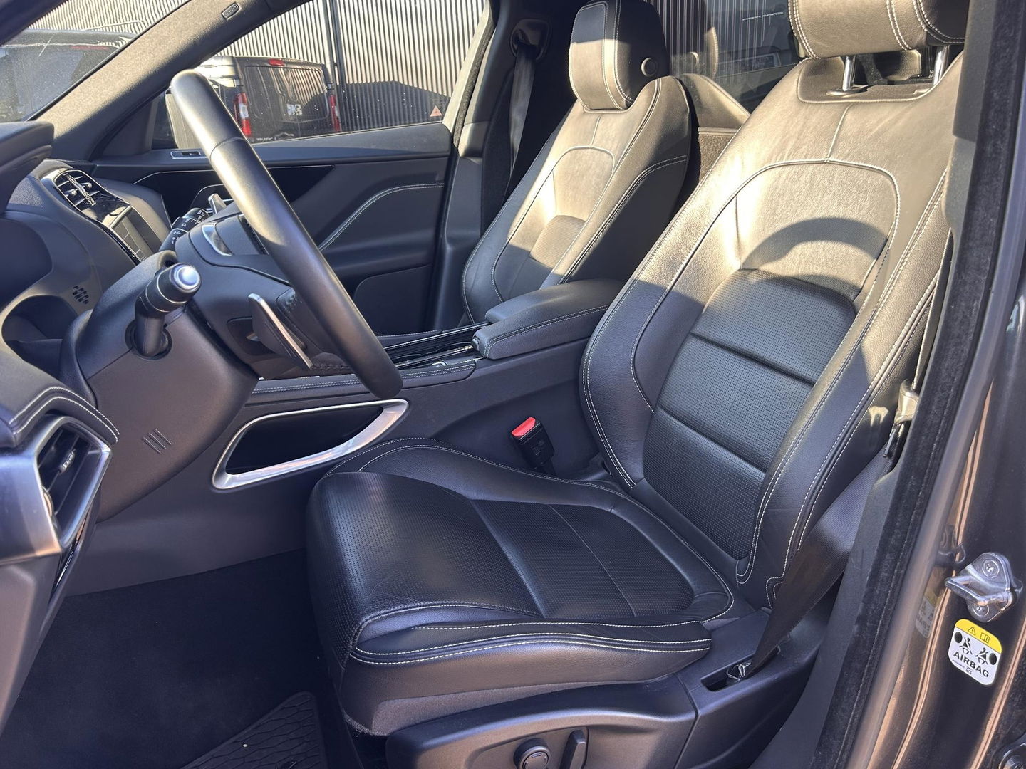 Jaguar F-PACE R-Sport | GRIJS KENTEKEN | Vol opties! | PANO | LED | Elektr. Verstelbare stoelen | Stuurverwarming