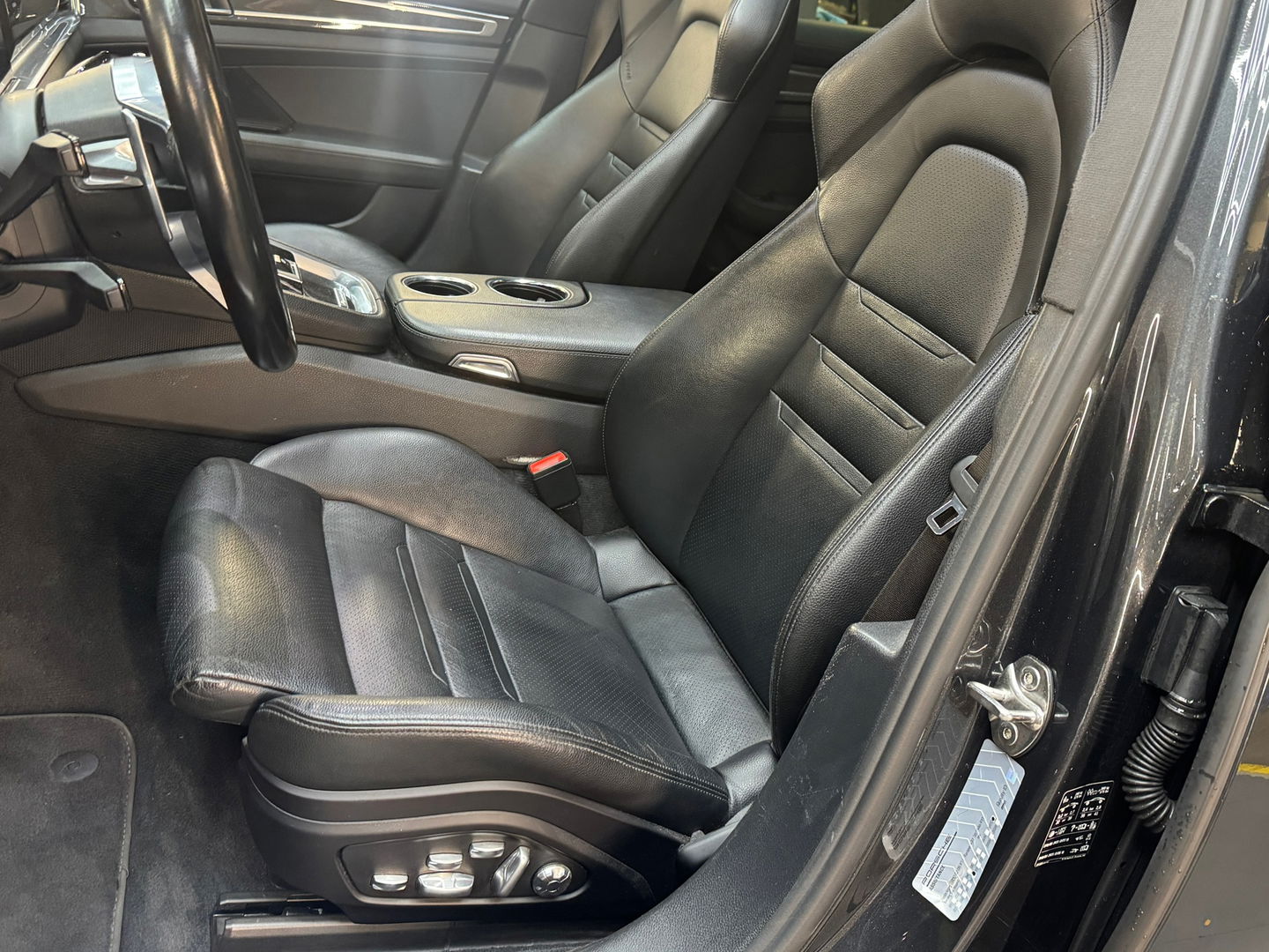 Porsche Panamera 3.0 4 Pano|Bose|18way|Keyless|Carbon|Memory