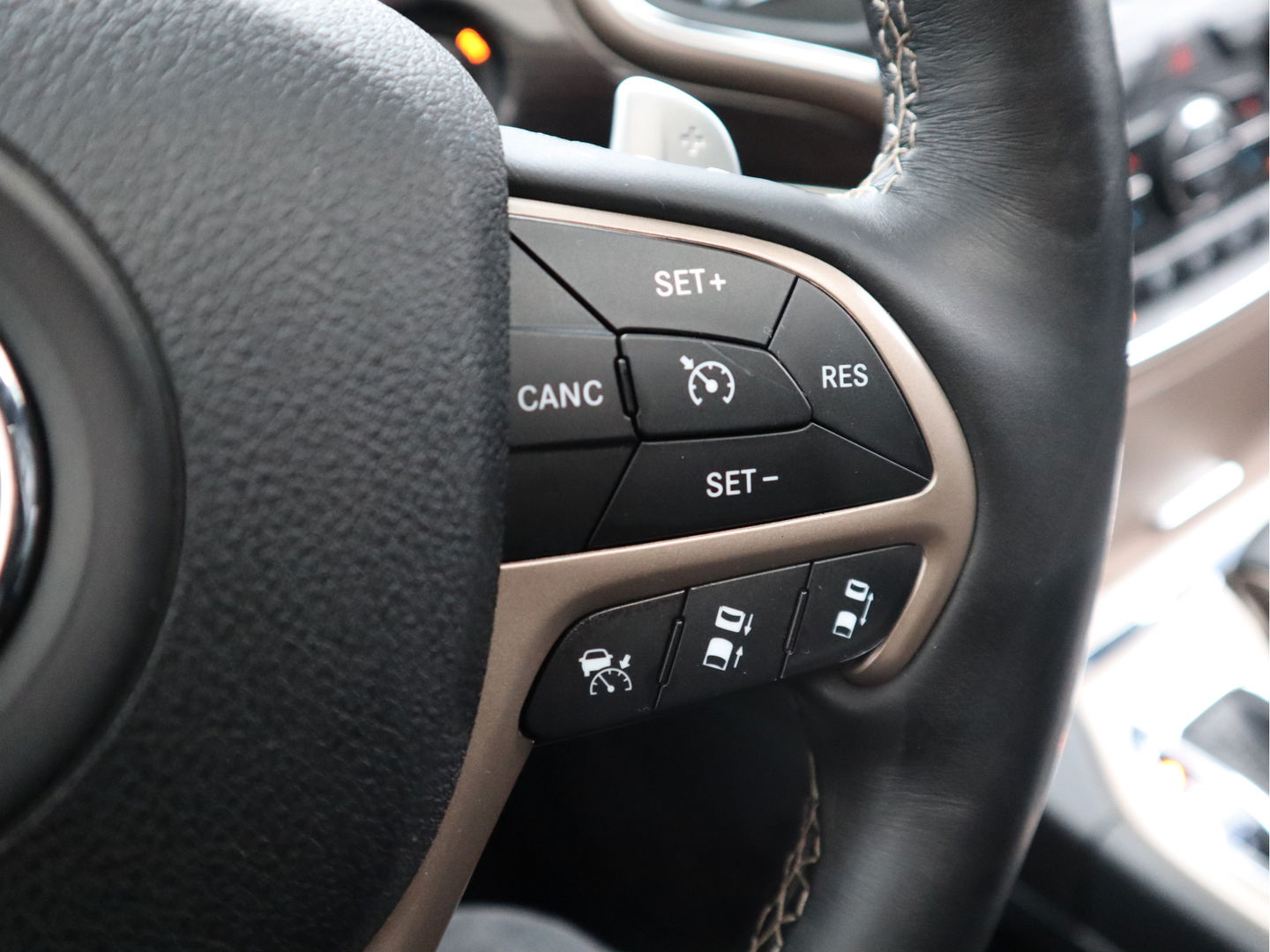 Jeep Grand Cherokee 3.0 CRD Overland - NL Auto - 3,5t KG Trekhaak - Grijs Kenteken