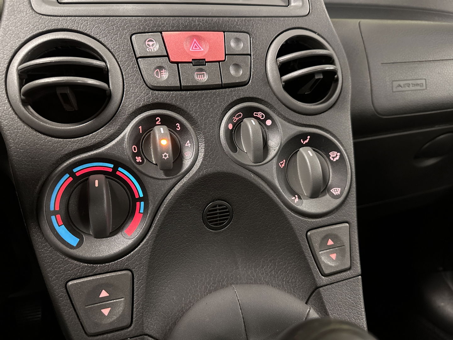 Fiat Panda 1.2 Edizione Cool | Origineel Nederlands | Airconditioning | Radio CD-Speler | Centrale Deurvergrendeling | Isofix | Elektrische Ramen Voor