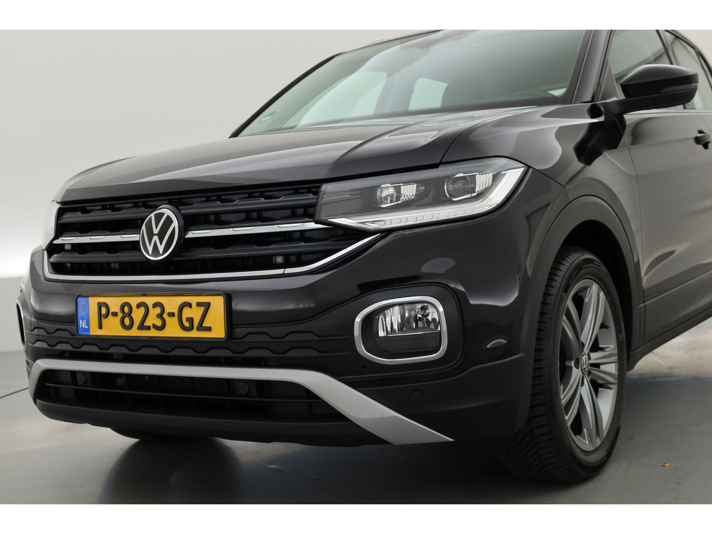 Volkswagen T-Cross 1.0 TSI Style DSG | Adapt. Cruise | CarPlay | Afn. Trekhaak | Navi | All Season | Stoelverw.
