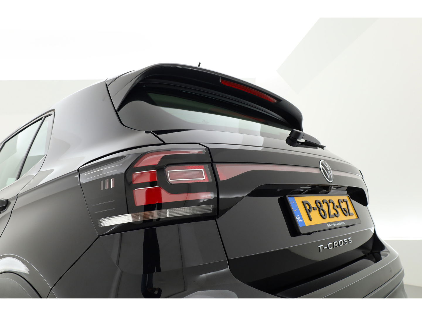 Volkswagen T-Cross 1.0 TSI Style DSG | Adapt. Cruise | CarPlay | Afn. Trekhaak | Navi | All Season | Stoelverw.