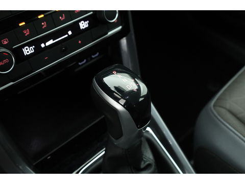 Volkswagen T-Cross 1.0 TSI Style DSG | Adapt. Cruise | CarPlay | Afn. Trekhaak | Navi | All Season | Stoelverw.