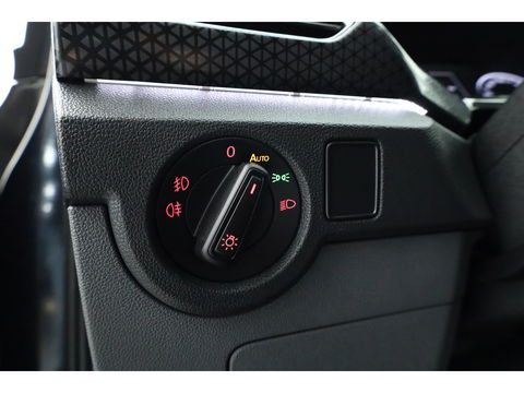 Volkswagen T-Cross 1.0 TSI Style DSG | Adapt. Cruise | CarPlay | Afn. Trekhaak | Navi | All Season | Stoelverw.