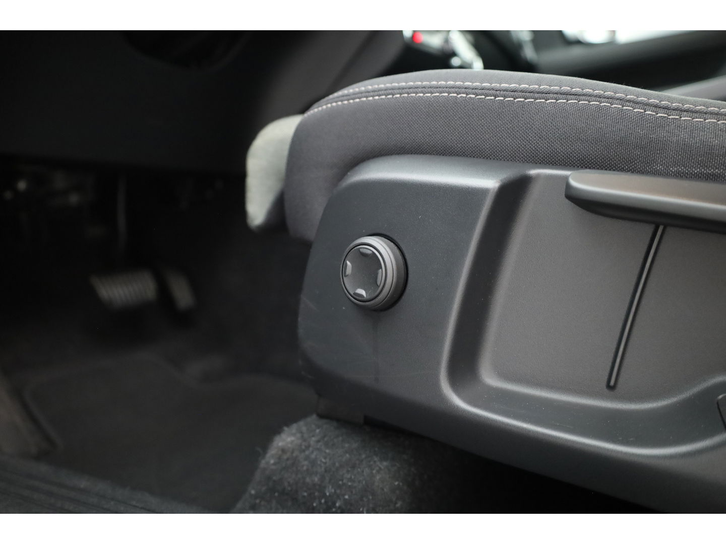 Volvo XC40 1.5 T4 Plug-in hybrid Core Bright | Facelift | Camera | Navi | Stoel- & Stuurverw. | CarPlay |