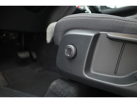 Volvo XC40 1.5 T4 Plug-in hybrid Core Bright | Facelift | Camera | Navi | Stoel- & Stuurverw. | CarPlay |