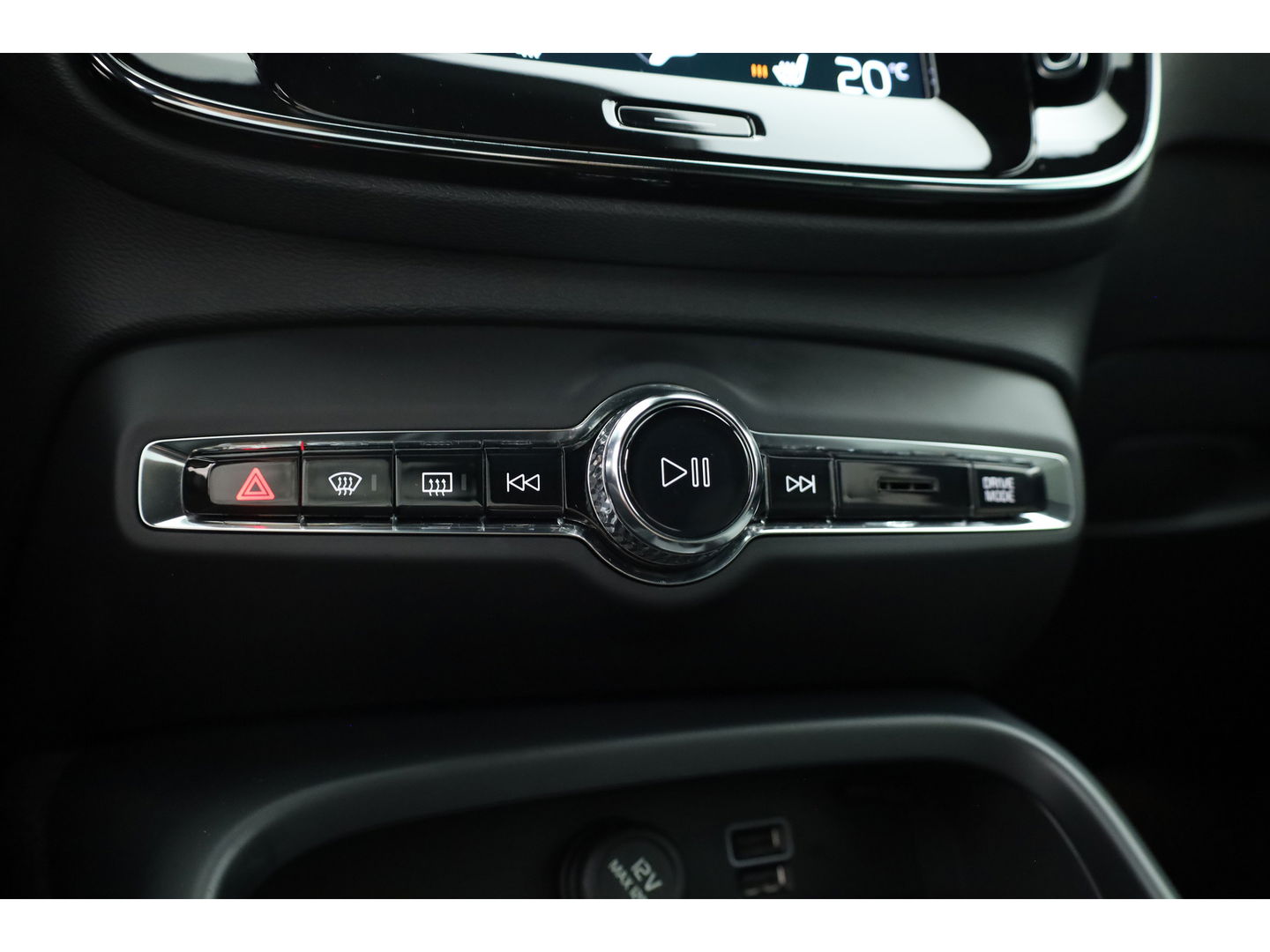 Volvo XC40 1.5 T4 Plug-in hybrid Core Bright | Facelift | Camera | Navi | Stoel- & Stuurverw. | CarPlay |