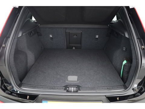 Volvo XC40 1.5 T4 Plug-in hybrid Core Bright | Facelift | Camera | Navi | Stoel- & Stuurverw. | CarPlay |