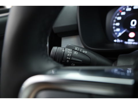 Volvo XC40 1.5 T4 Plug-in hybrid Core Bright | Facelift | Camera | Navi | Stoel- & Stuurverw. | CarPlay |