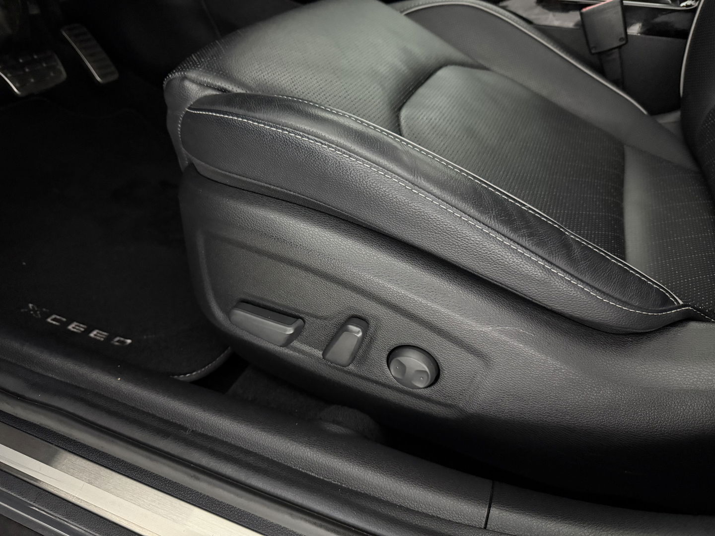 Kia Xceed 1.6 GDi PHEV ExecutiveLine | Pano | Memory | Virtual | Trekh. | Stoel/Stuur verwarmd | Keyless | Carplay