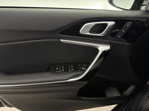 Kia Xceed 1.6 GDi PHEV ExecutiveLine | Pano | Memory | Virtual | Trekh. | Stoel/Stuur verwarmd | Keyless | Carplay