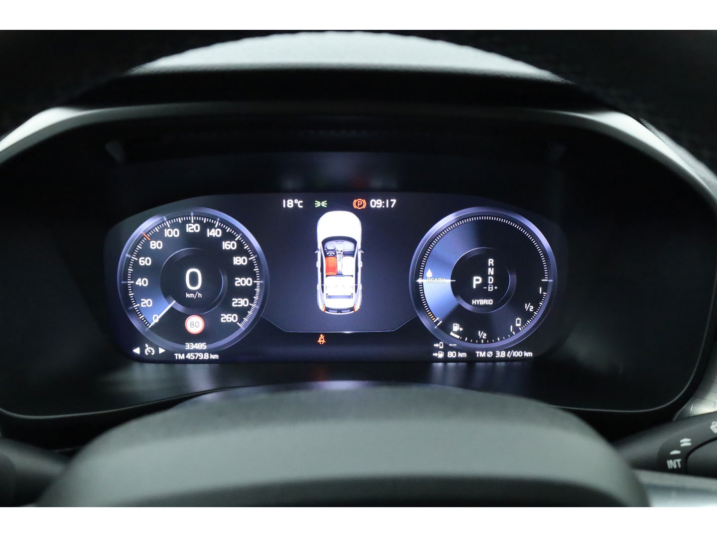 Volvo XC40 1.5 T4 Plug-in hybrid Core Bright | Facelift | Elek. Trekhaak | Camera | Stoel + stuurverw. | Elek. Stoelen |