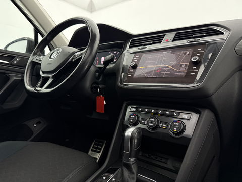 Volkswagen Tiguan 1.5 TSI 150PK ACT R-Line | Pano | Virtual | Carplay | Camera | LED | Adaptive Cruise | Dodehoek