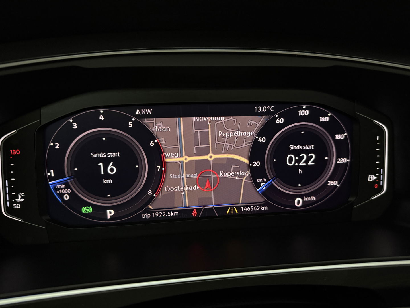 Volkswagen Tiguan 1.5 TSI 150PK ACT R-Line | Pano | Virtual | Carplay | Camera | LED | Adaptive Cruise | Dodehoek