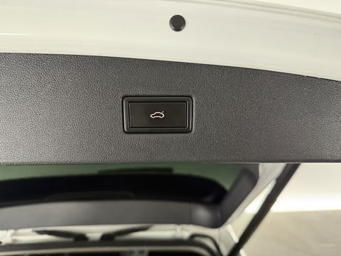 Volkswagen Tiguan 1.5 TSI 150PK ACT R-Line | Pano | Virtual | Carplay | Camera | LED | Adaptive Cruise | Dodehoek