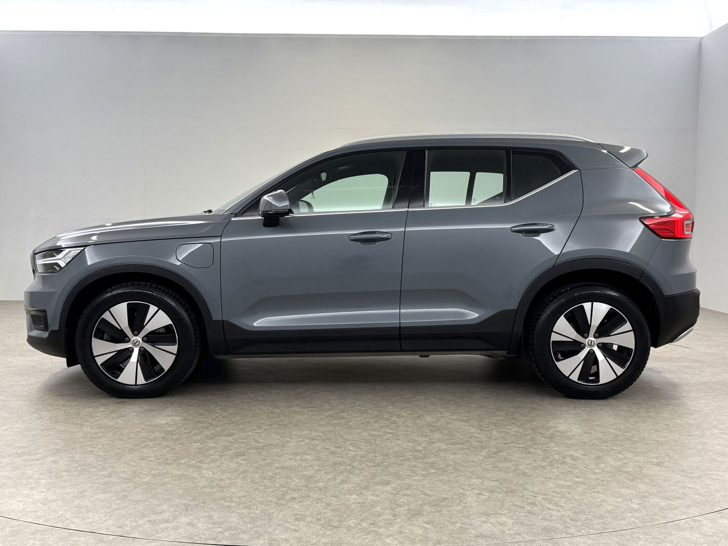 Volvo XC40 1.5 T5 Inscription | LED | Camera | Carplay | Clima | Cruise | Navi | Parkeers. Dodehoek l Trekh.