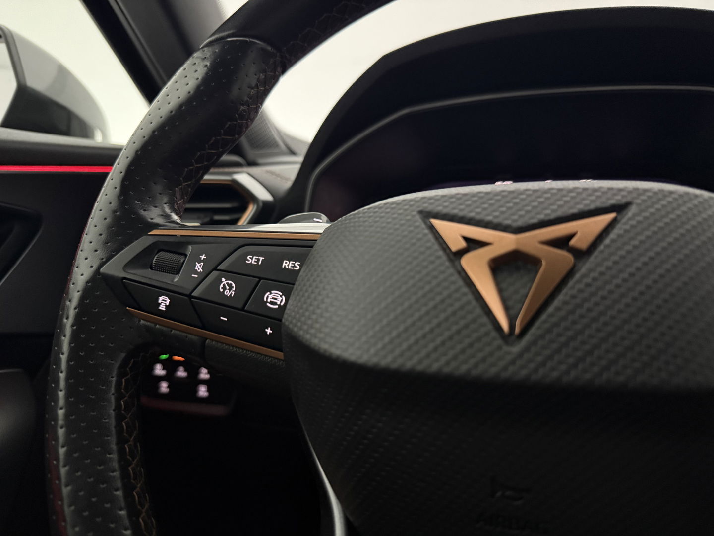 CUPRA Formentor 1.5 TSI | 150PK | LED | Sfeerverl. | Camera | Virtual | Carplay | Stuur/Stoelverw.