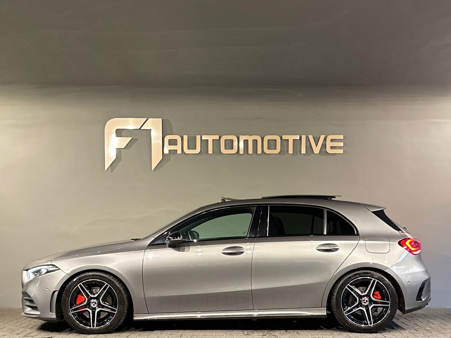 Mercedes-Benz A-Klasse 220 4MATIC AMG Pano|Sfeer|Night Pakket