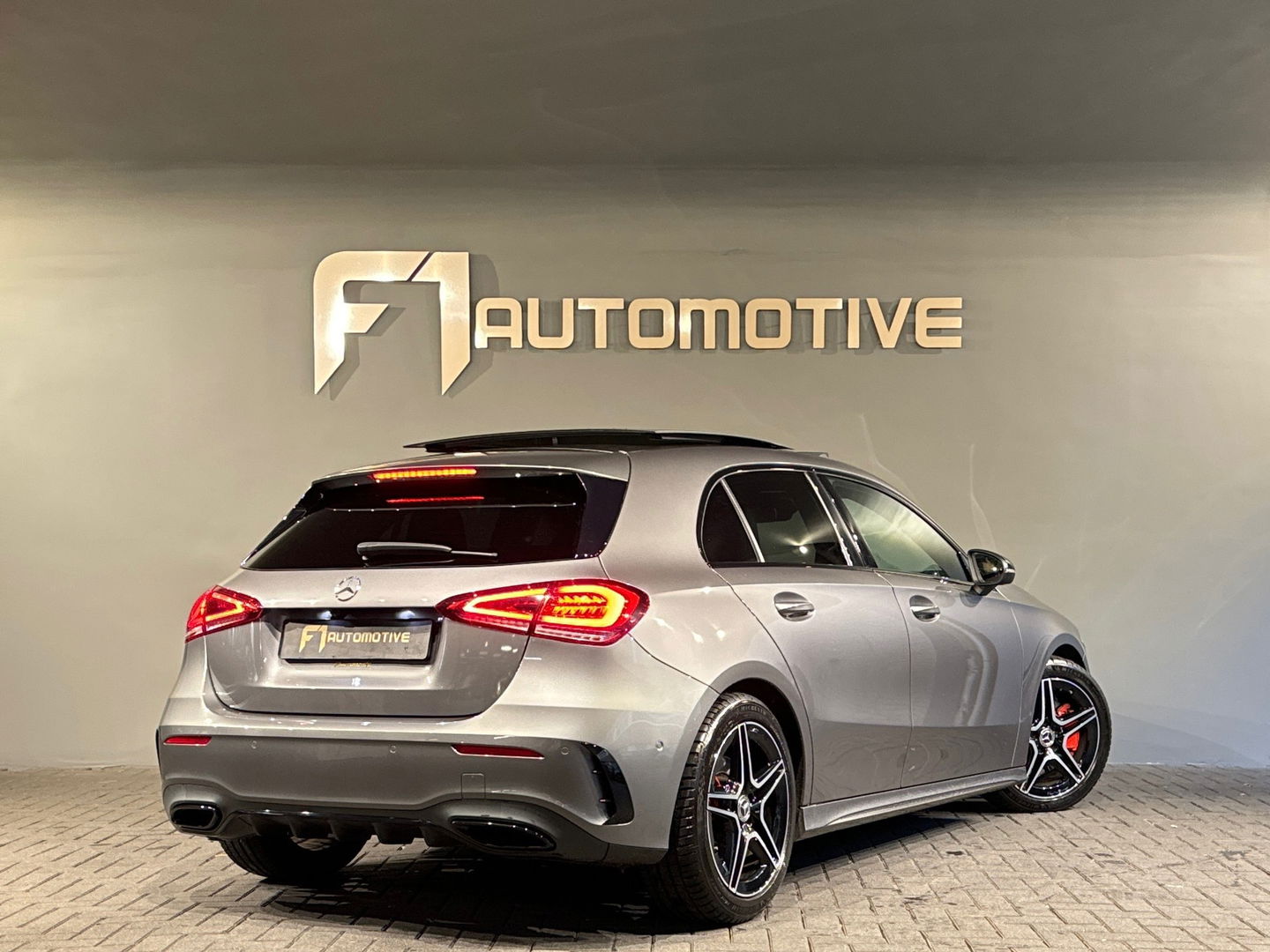 Mercedes-Benz A-Klasse 220 4MATIC AMG Pano|Sfeer|Night Pakket