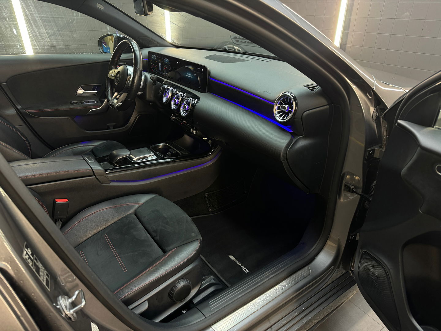 Mercedes-Benz A-Klasse 220 4MATIC AMG Pano|Sfeer|Night Pakket