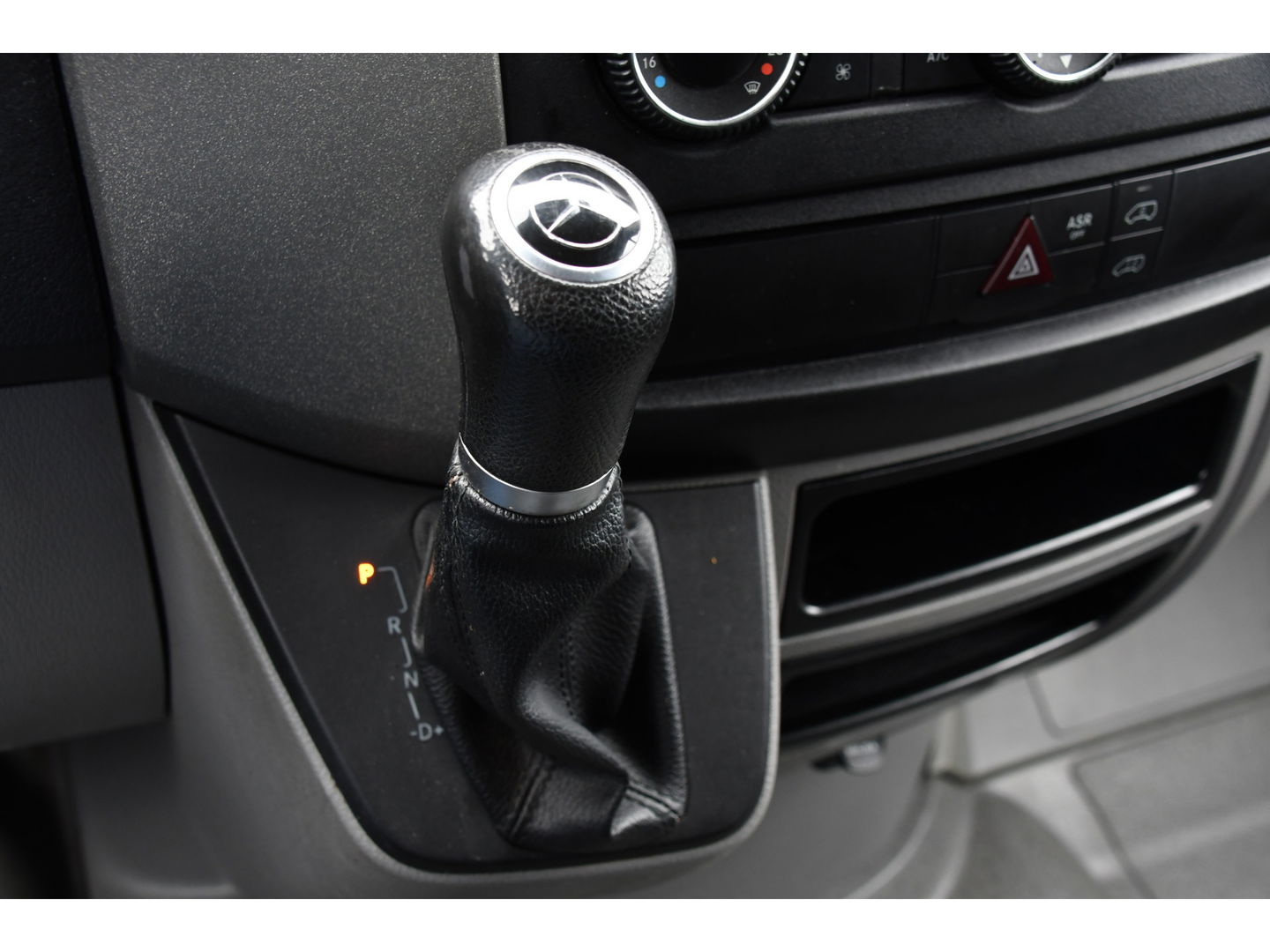 Mercedes-Benz Sprinter 516 2.2 CDI 366 Edition Camera, Cruise, 3500KG Trekhaak, Multimedia, 164PK, Automaat, Uniek!