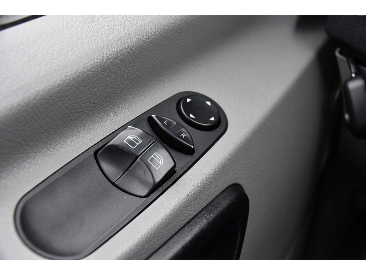 Mercedes-Benz Sprinter 516 2.2 CDI 366 Edition Camera, Cruise, 3500KG Trekhaak, Multimedia, 164PK, Automaat, Uniek!