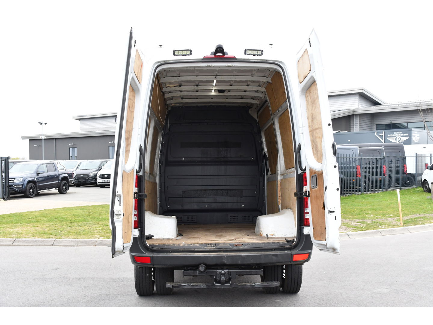 Mercedes-Benz Sprinter 516 2.2 CDI 366 Edition Camera, Cruise, 3500KG Trekhaak, Multimedia, 164PK, Automaat, Uniek!