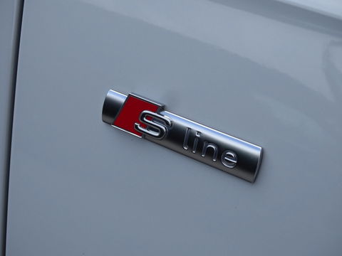 Audi Q7 60 TFSIe 450PK Quattro / Laser / RS Edit. / Softclose / 360°