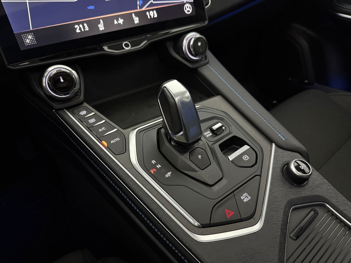 Lynk Co 01 1.5 | Pano | 360° | Virtual | Sfeerverl. | Memory | LED | Carplay