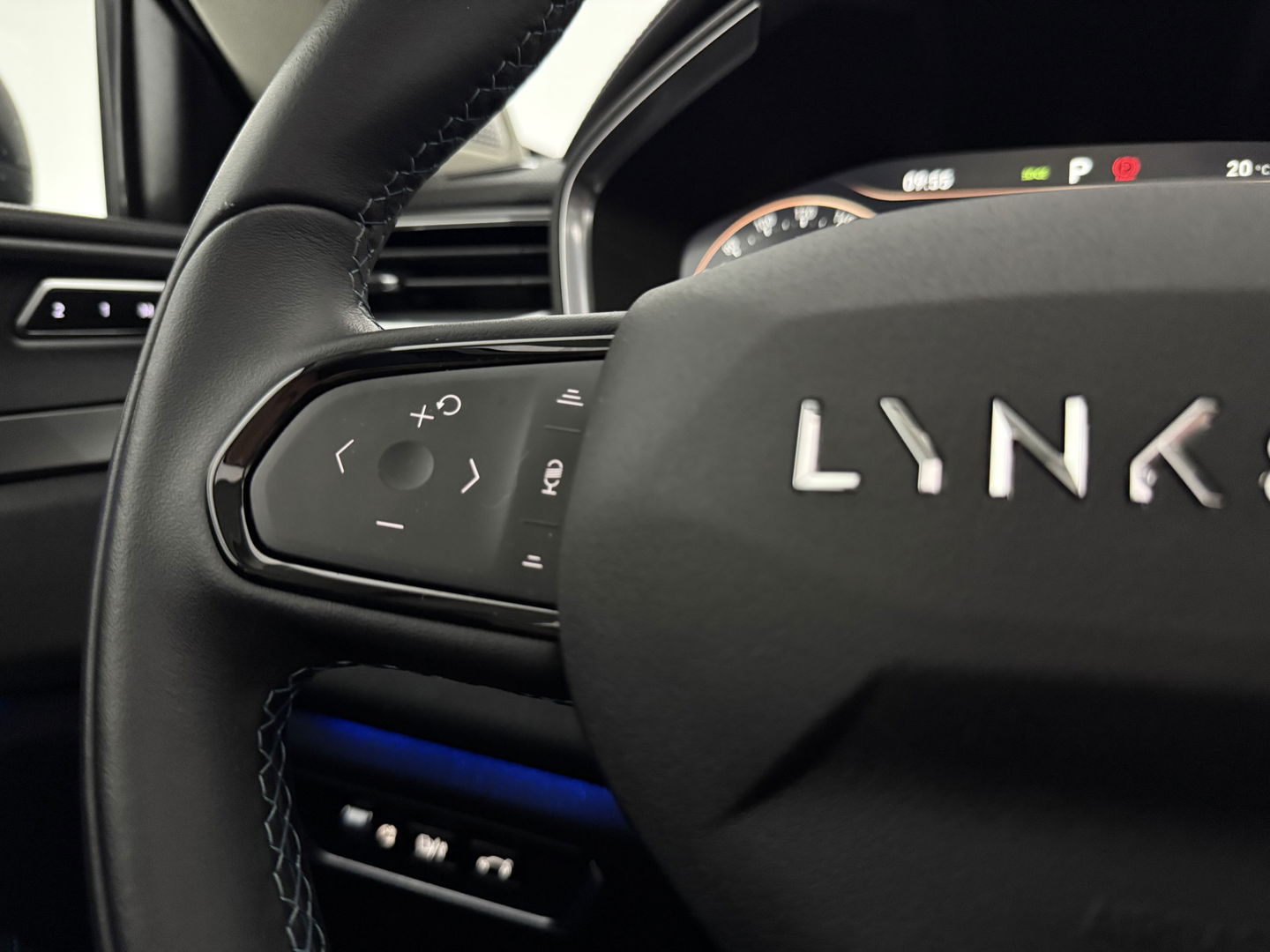 Lynk Co 01 1.5 | Pano | 360° | Virtual | Sfeerverl. | Memory | LED | Carplay