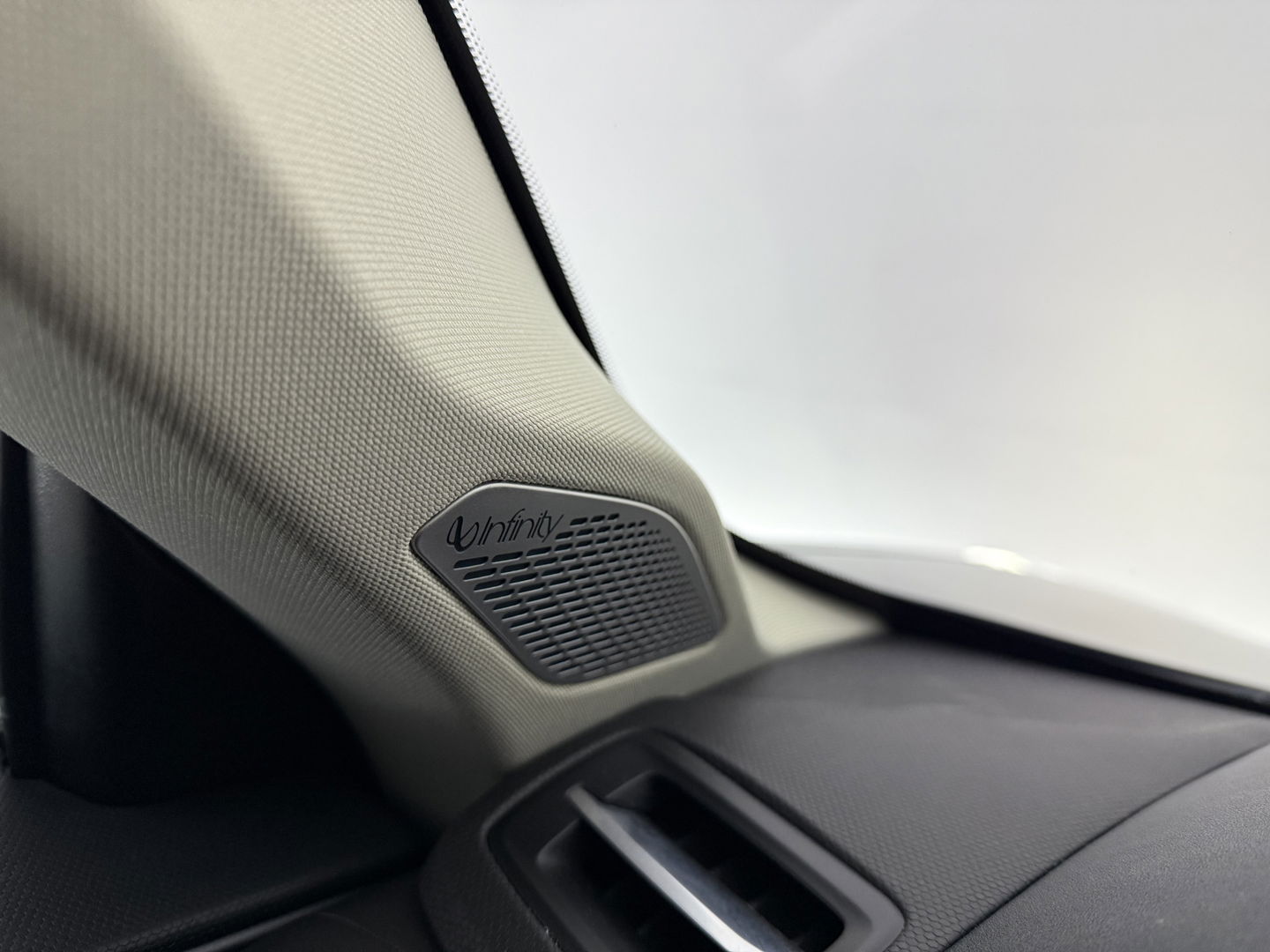 Lynk Co 01 1.5 | Pano | 360° | Virtual | Sfeerverl. | Memory | LED | Carplay