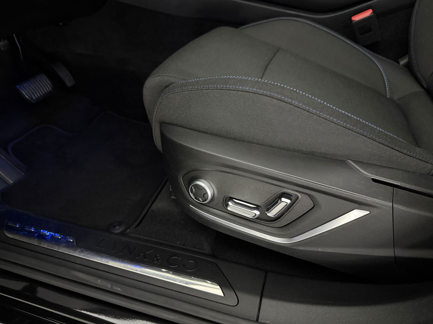 Lynk Co 01 1.5 | Pano | 360° | Virtual | Sfeerverl. | Memory | LED | Carplay