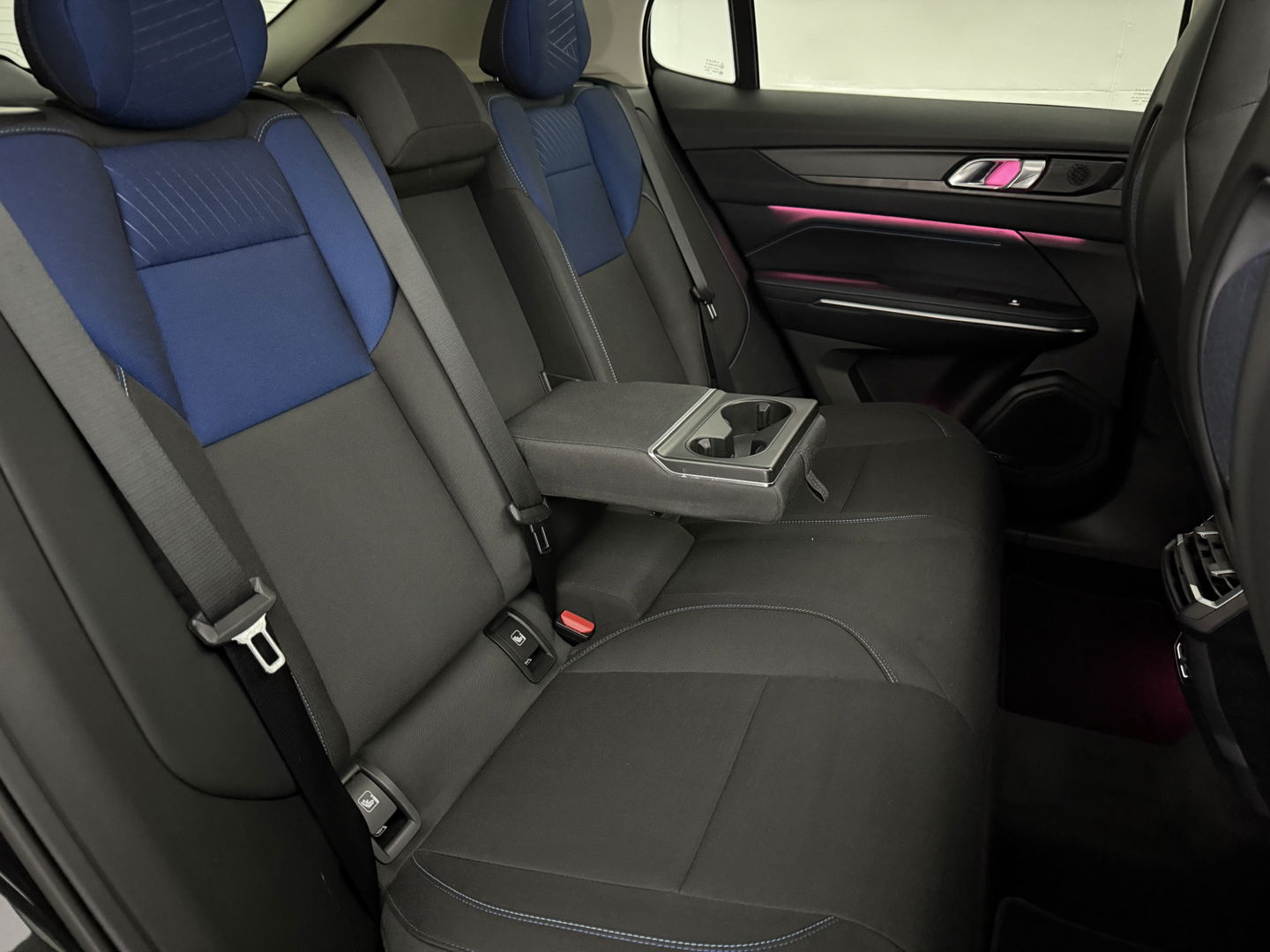 Lynk Co 01 1.5 | Pano | 360° | Virtual | Sfeerverl. | Memory | LED | Carplay