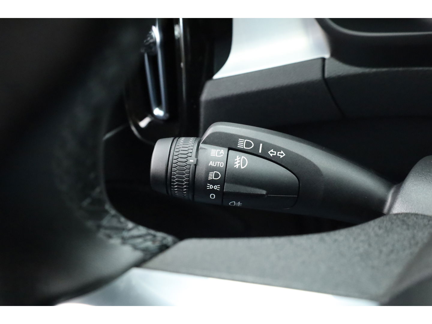 Volvo XC40 2.0 B3 Black Edition | Adapt. Cruise | Dodehoek | 360cam | CarPlay | Harman Kardon