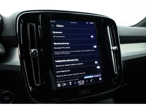 Volvo XC40 2.0 B3 Black Edition | Adapt. Cruise | Dodehoek | 360cam | CarPlay | Harman Kardon