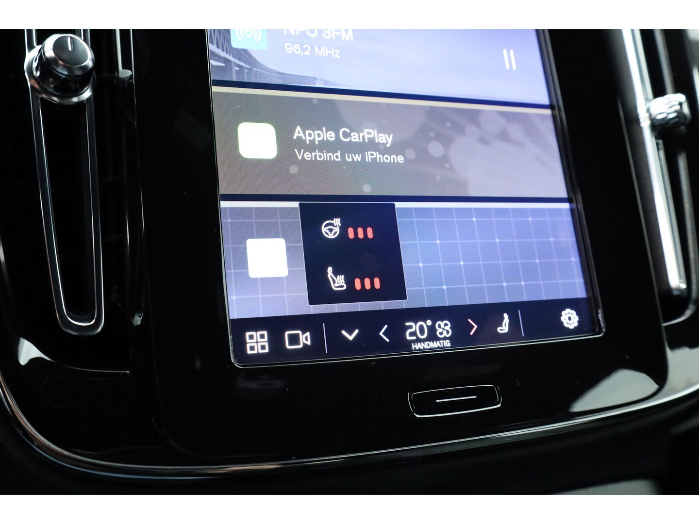 Volvo XC40 2.0 B3 Black Edition | Adapt. Cruise | Dodehoek | 360cam | CarPlay | Harman Kardon