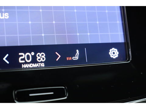 Volvo XC40 2.0 B3 Black Edition | Adapt. Cruise | Dodehoek | 360cam | CarPlay | Harman Kardon